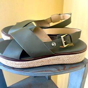 Michael Kors NWT Platform Espadrille Sandal size 7 - Olive color